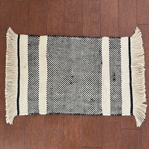 Hearth & Hand with Magnolia 2’x3’ accent rug